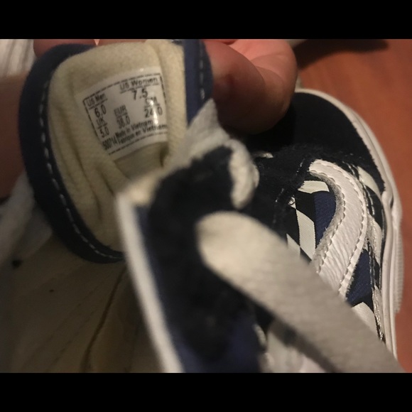 Vans low top with blue check - Picture 3 of 3